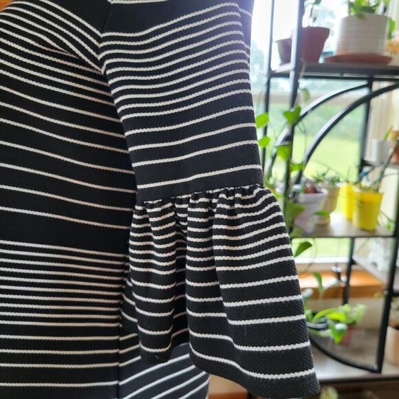 Max Studio Small Dress Black White Stripes Rayon Spandex Poly flutter sleeve EUC - Picture 4 of 9